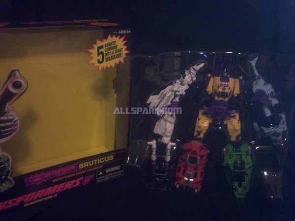 Transformers Fall Of Cybertron G2 Bruticus Out Of The Box Images  (32 of 43)